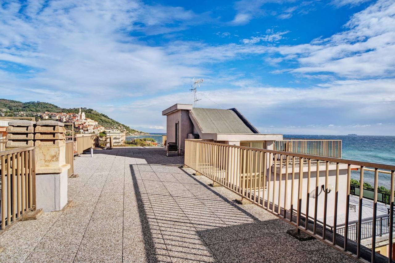 Apartament Casa Laura Elena San Bartolomeo Al Mare Zewnętrze zdjęcie