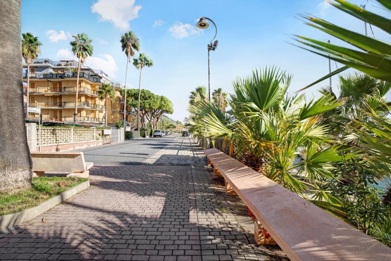 Apartament Casa Laura Elena San Bartolomeo Al Mare Zewnętrze zdjęcie